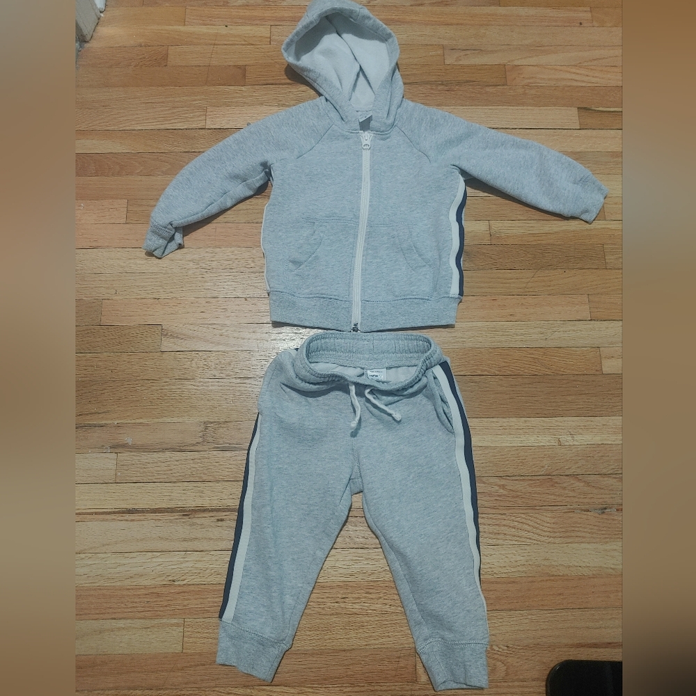 Carter's boys Gray Hoodie and Jogger Set / size 2t